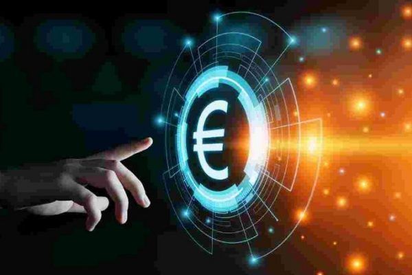 Euro digital, Lagarde «Bruselas pronto tendrá una propuesta»
