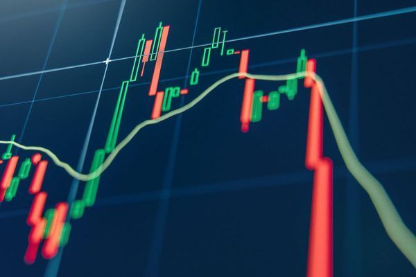 Podcast.  Fuerte caída en los tipos de interés.