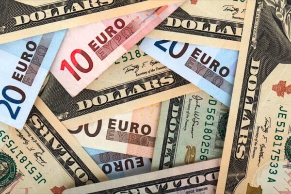 El Euro y el Dólar: La Paridad Vuelve a Amenazar