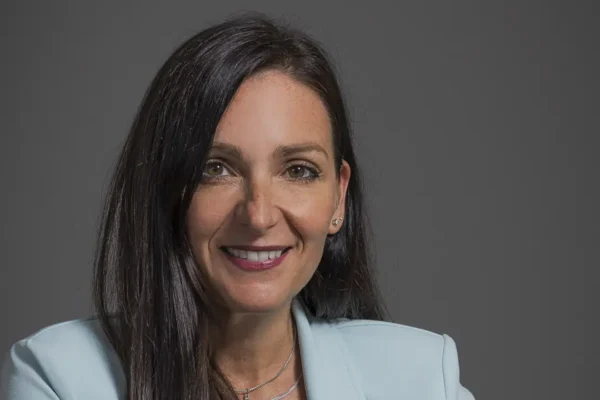 Somos iguales, pero planificamos diferentes. Así es el perfil de la mujer en la inversión